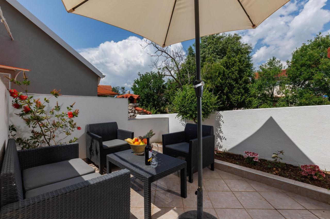 Charming Studio With Hot Tube, Terrace, Barbecue And Garden Kraljevica Luaran gambar