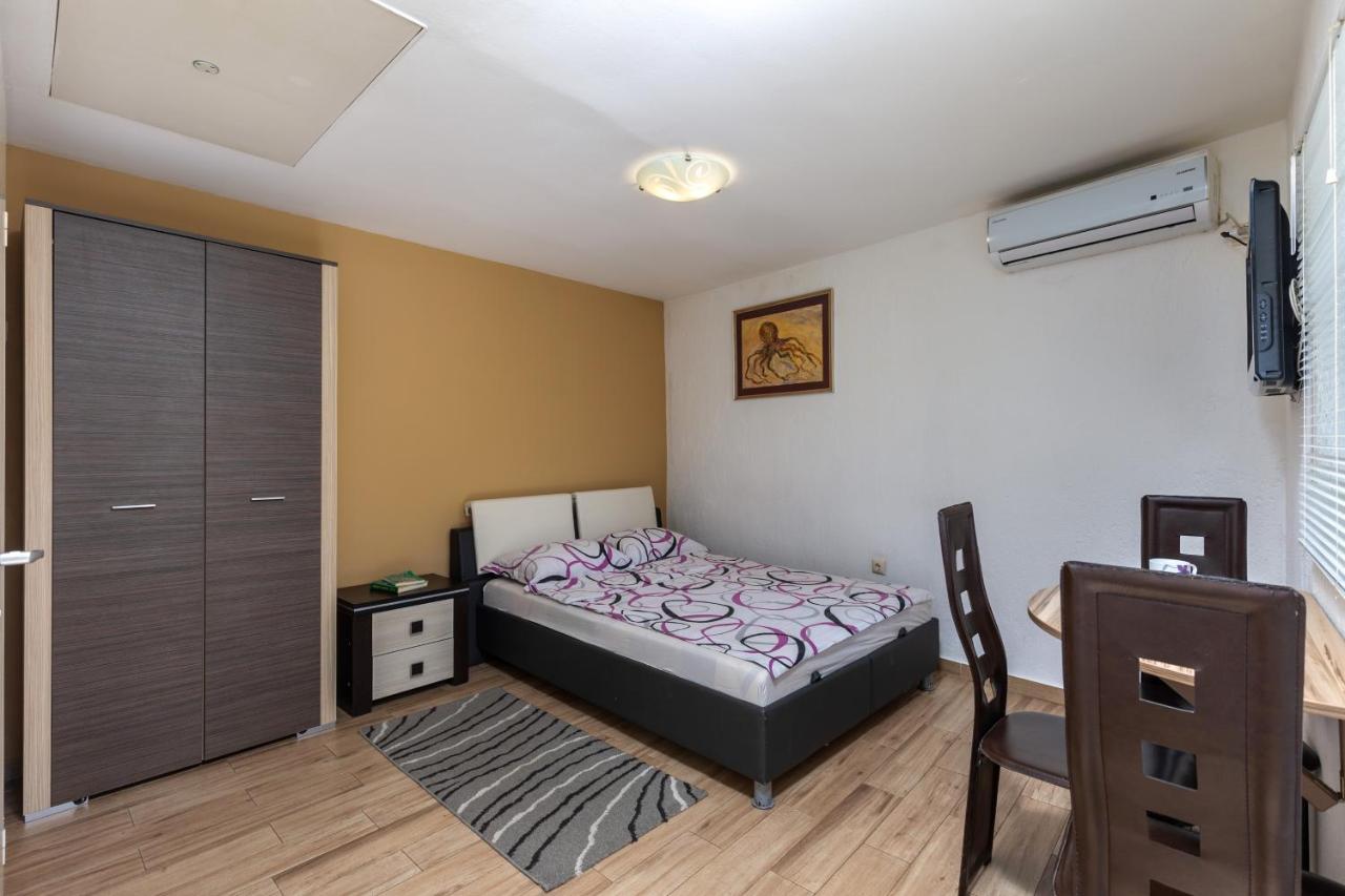 Charming Studio With Hot Tube, Terrace, Barbecue And Garden Kraljevica Luaran gambar