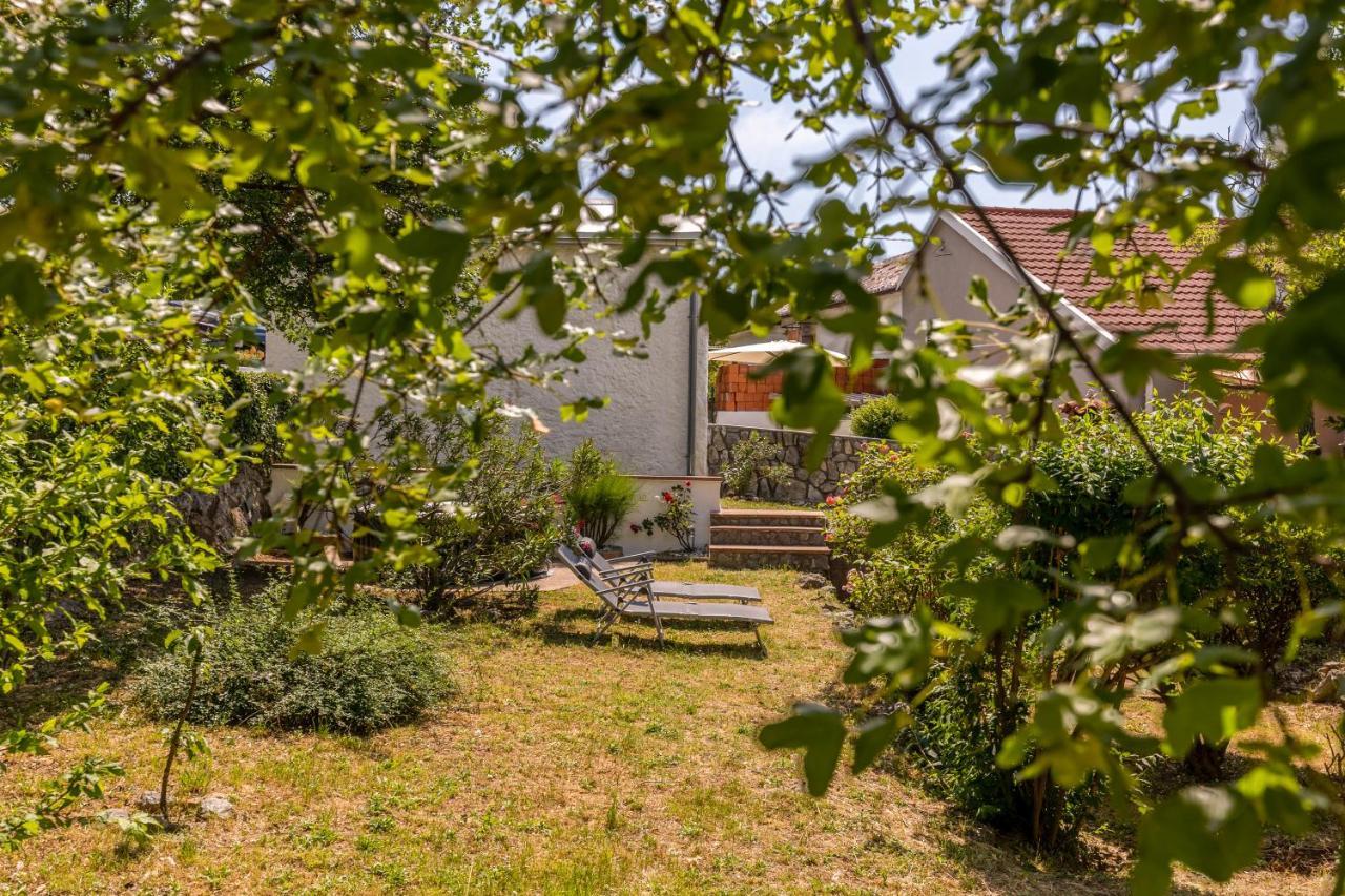 Charming Studio With Hot Tube, Terrace, Barbecue And Garden Kraljevica Luaran gambar