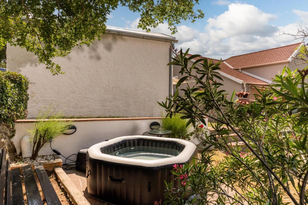 Charming Studio With Hot Tube, Terrace, Barbecue And Garden Kraljevica Luaran gambar